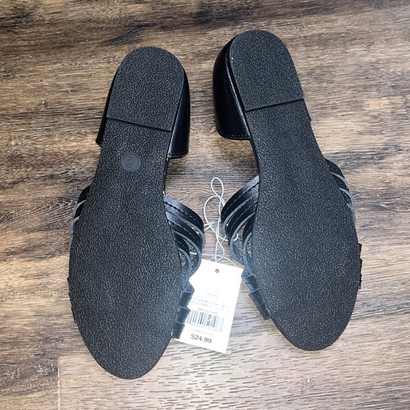 NWT Universal Threads Black Crisscross Sandals Size 6 - Picture 4 of 5